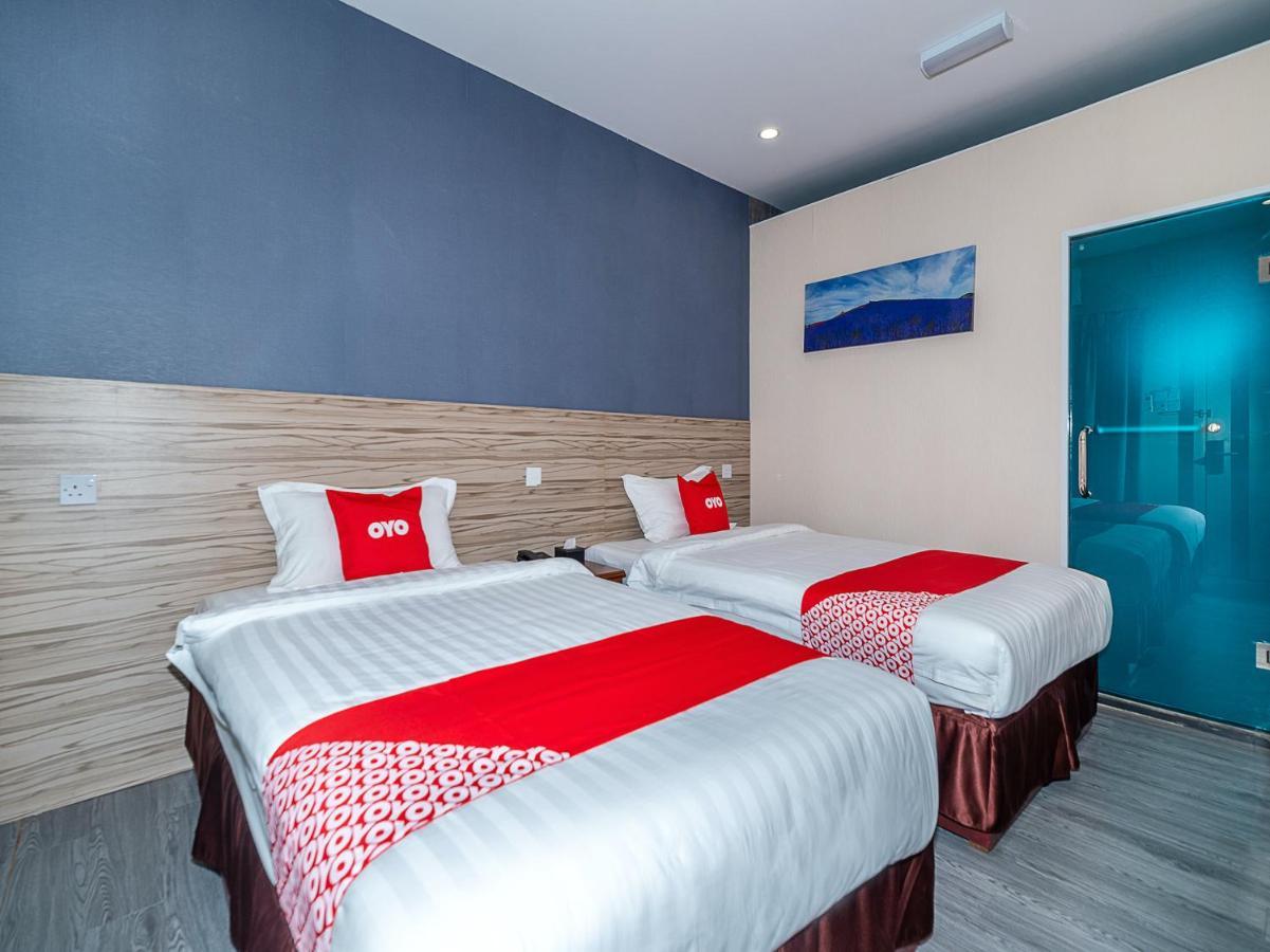 Oyo 90147 Hilltop Hotel 2*